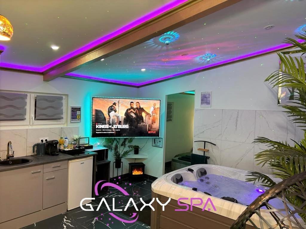 Galaxy Spa - Suite Jupiter Jacuzzi Privatif Champigneulles Ngoại thất bức ảnh